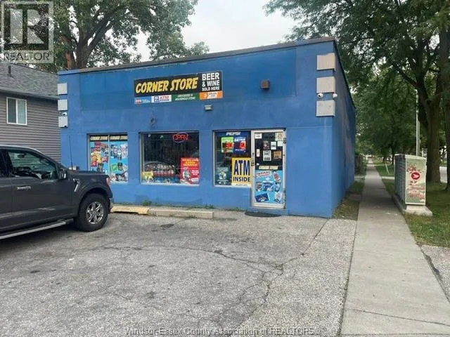 400 CHIPPAWA STREET, Windsor, Ontario N9C4E2