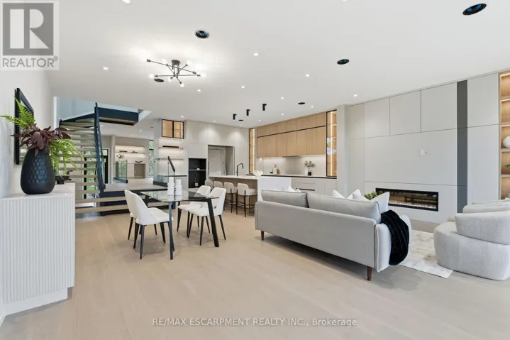 957 HALLIDAY AVENUE, Mississauga (Lakeview), Ontario L5E1P4