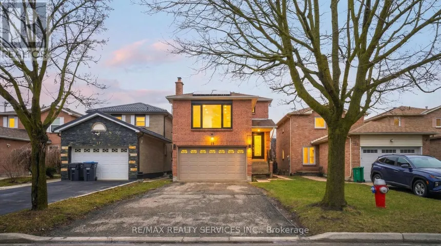 19 WAYNE NICOL DRIVE, Brampton (Northwood Park), Ontario L6X3Z2