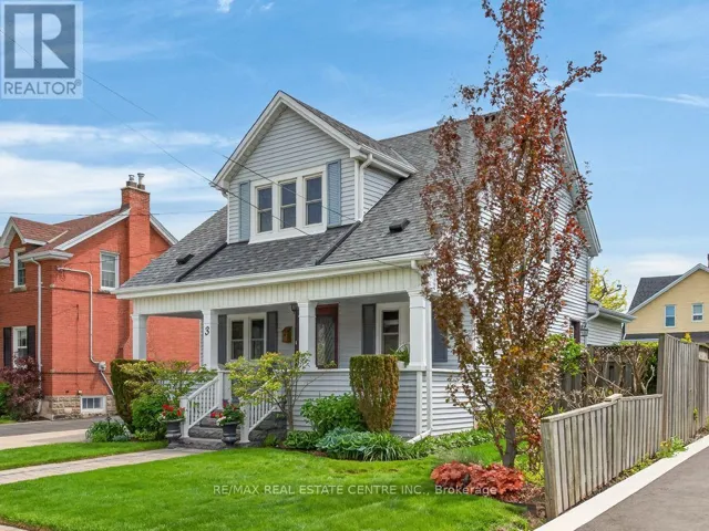 3 SECOND STREET S, Hamilton (Stoney Creek), Ontario L8G1R4