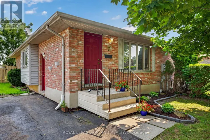 7 FANJOY DRIVE, St. Thomas, Ontario N5R6B2