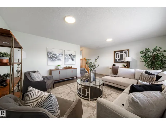 4811 152 AV NW, Edmonton, Alberta T5Y3B8