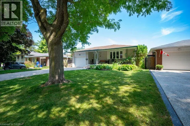 634 CEDARGROVE Place, Waterloo, Ontario N2L4Y9