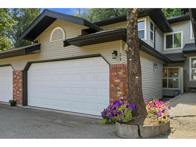 38 36060 OLD YALE ROAD, Abbotsford, British Columbia V3G2E9