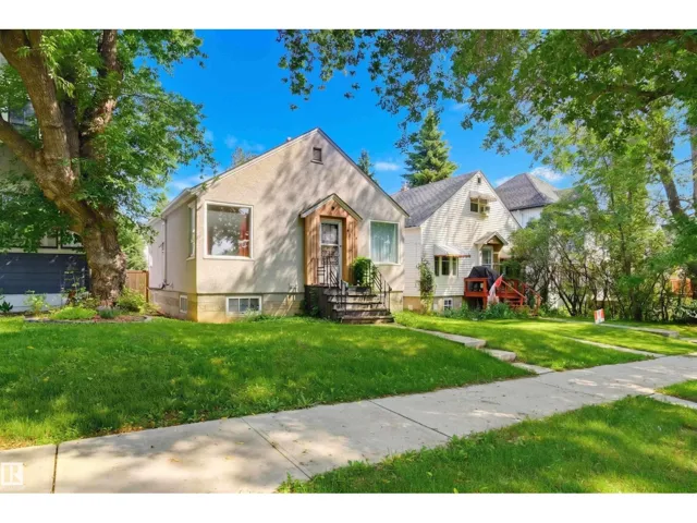 9728 89 AV NW, Edmonton, Alberta T6E2S2