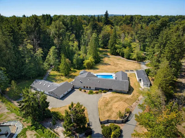 1233 231 STREET, Langley, British Columbia V2Z2X1