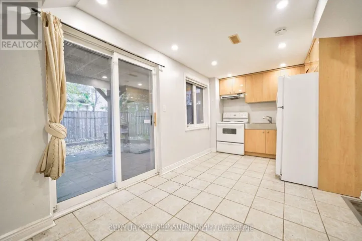 76 HIGHHILL DRIVE, Toronto (Tam O'Shanter-Sullivan), Ontario M1T1N7