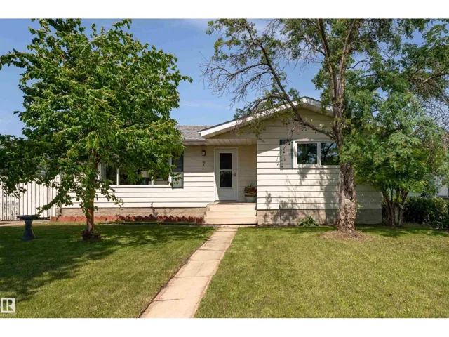 7 CAMELOT CR, Leduc, Alberta T9E4L4