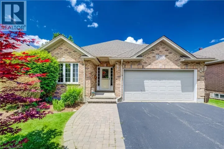 670 SALZBURG Drive, Waterloo, Ontario N2V2N8