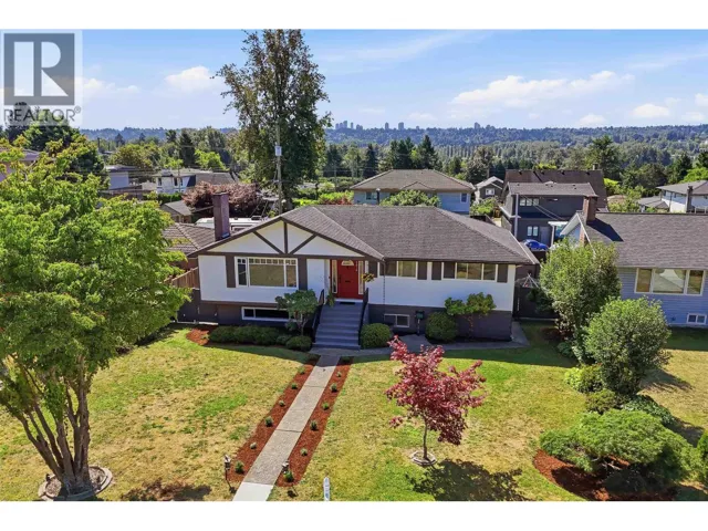 6876 HYCREST DRIVE, Burnaby, British Columbia V5B2X2