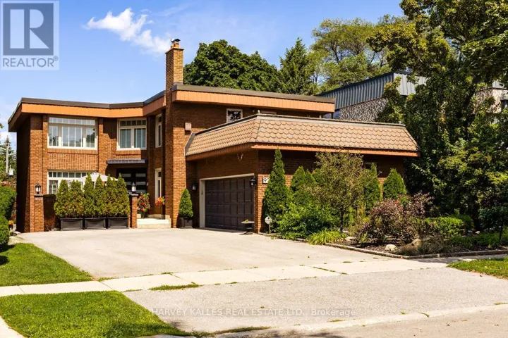 92 PRUE AVENUE, Toronto (Englemount-Lawrence), Ontario M6B1R5