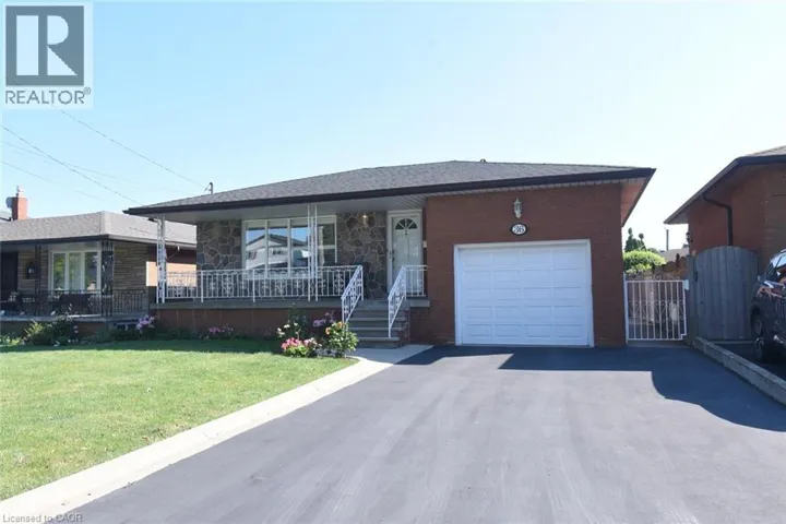 36 ABBINGTON Drive, Hamilton, Ontario L9C4R3