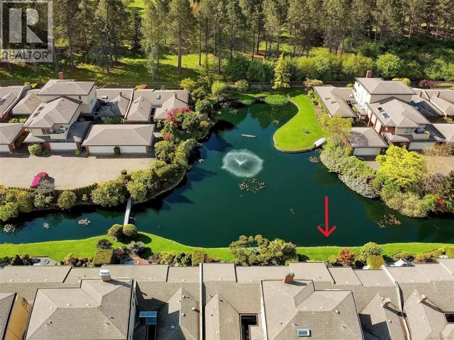 125 2345 Cedar Hill Cross Rd, Oak Bay, British Columbia V8P5M8