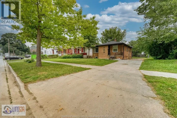 736 PARTINGTON AVENUE, Windsor, Ontario N9B2N7