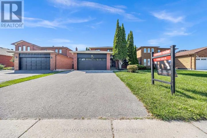 296 THORNTON ROAD N, Oshawa (McLaughlin), Ontario L1J6T7