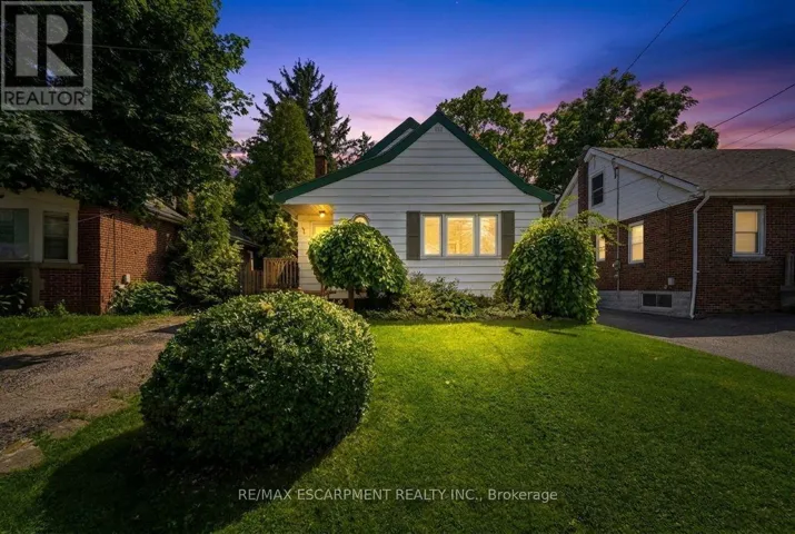 61 GLENMOUNT AVENUE, Hamilton (Ainslie Wood), Ontario L8S2L3