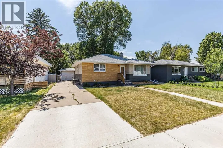 549 2 Street NW, Medicine Hat, Alberta T1A6K2