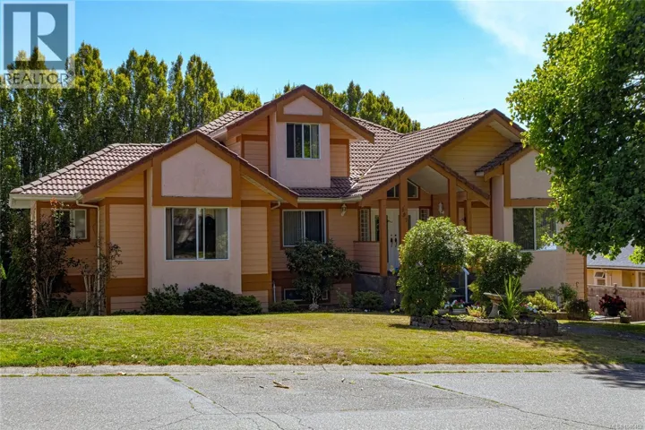 897 Maltwood Terr, Saanich, British Columbia V8X5G2