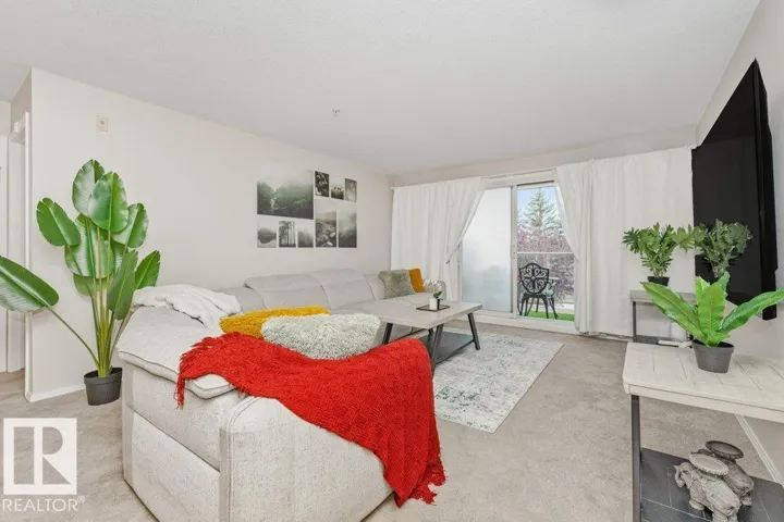 #208 10421 42 AV NW, Edmonton, Alberta T6J7C8