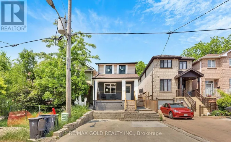 8 FAIRGLEN CRESCENT, Toronto (Humberlea-Pelmo Park), Ontario M9N1S2