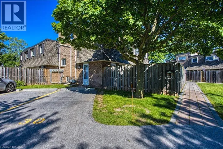 7 VIKING Court Unit# 404, Grimsby, Ontario L3M3T8
