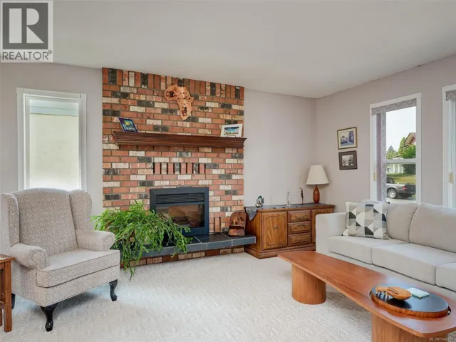 3960 Arlene Pl, Saanich, British Columbia V8Z6H9
