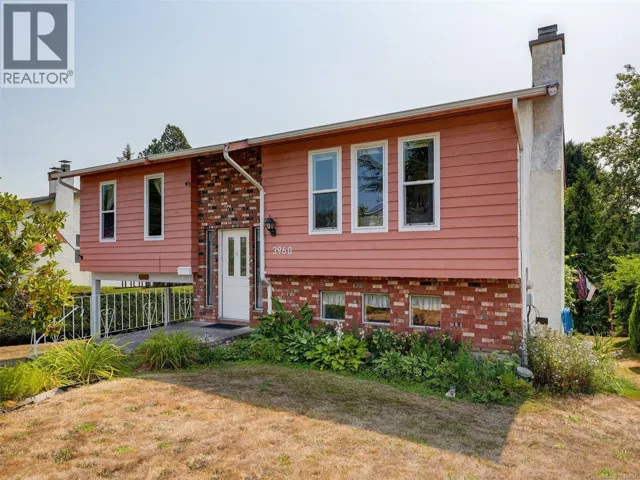 3960 Arlene Pl, Saanich, British Columbia V8Z6H9