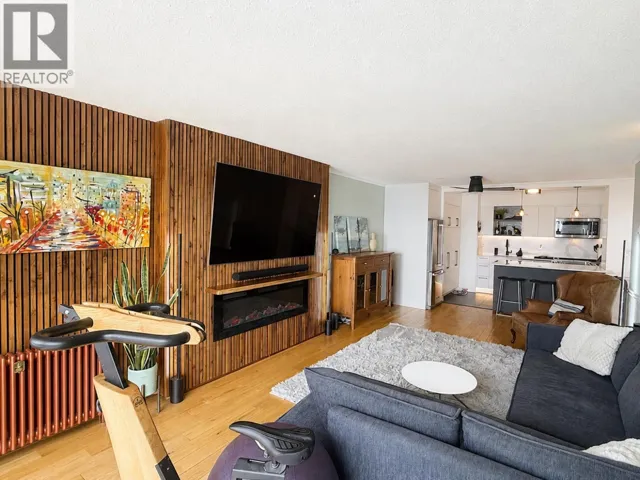 303 441 E 3RD STREET, North Vancouver, British Columbia V7L1G3