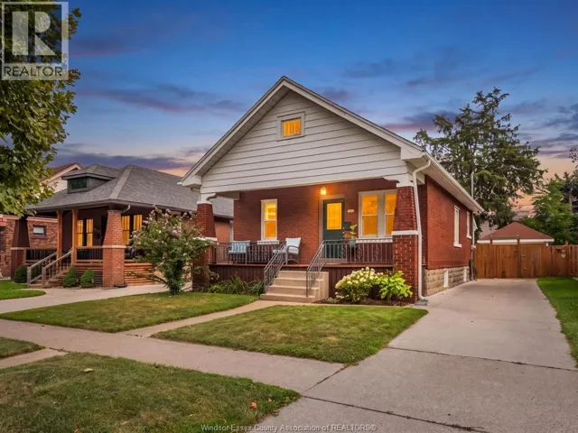 2220 LINCOLN ROAD, Windsor, Ontario N8W2R2