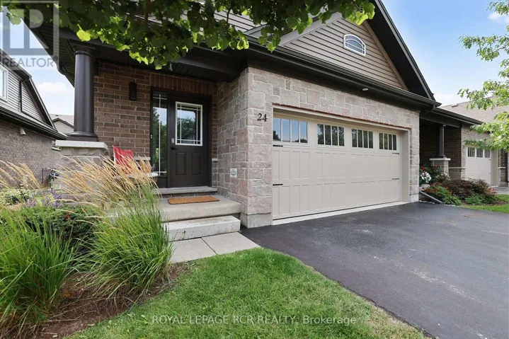 24 WESTMINSTER CRESCENT, Centre Wellington (Fergus), Ontario N1M1Y8
