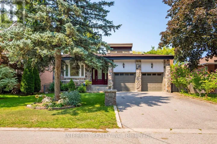 10 EAST DRIVE E, Markham (Unionville), Ontario L6G1A4