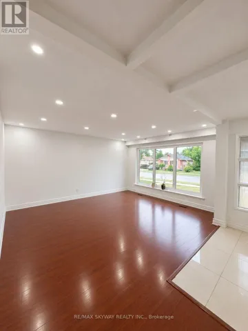 40 DORWARD DRIVE, Toronto (Mount Olive-Silverstone-Jamestown), Ontario M9V2J7