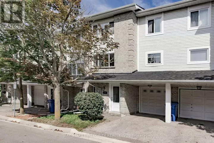 94 WILLIAM CURTIS CIRCLE, Newmarket (Gorham-College Manor), Ontario L3Y8L6