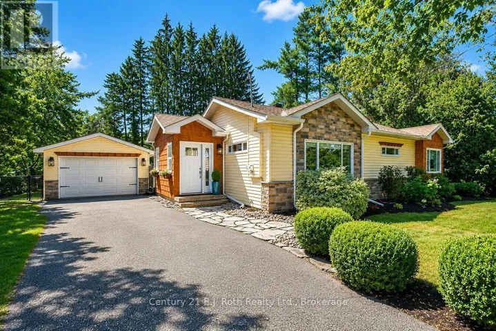 74 BASS LINE, Oro-Medonte (Prices Corners), Ontario L3V0J9