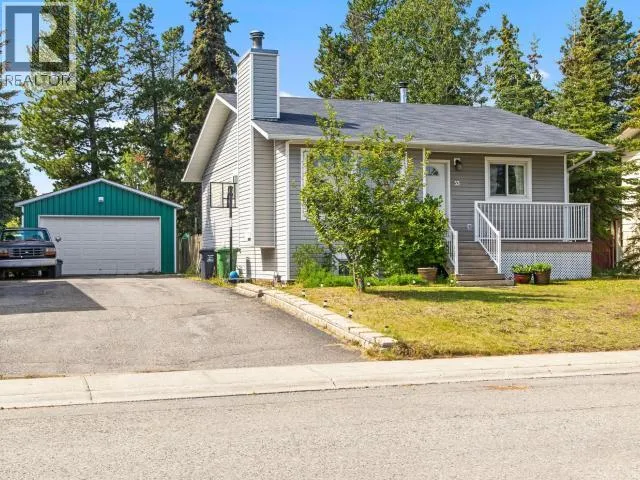 53 TAMARACK DRIVE, Whitehorse, Yukon Y1A4Y7