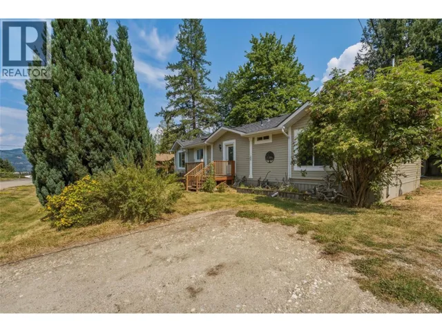 518 Willow Street, Fauquier, British Columbia V0G1K0