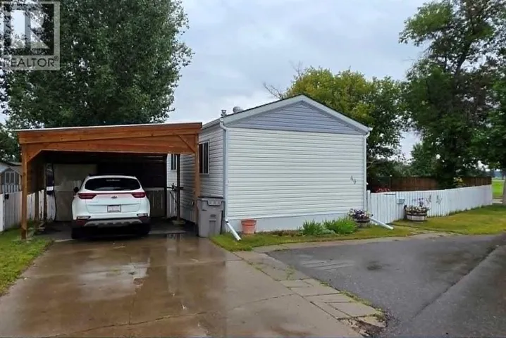 49, 4000 13 Avenue SE, Medicine Hat, Alberta T1B1J3