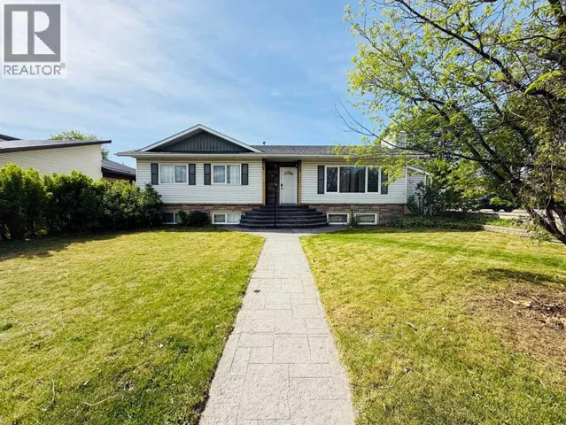 433 Collinge Road, Hinton, Alberta T7V1L1