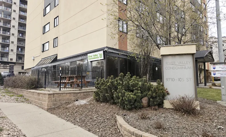 9710 - 105 Street, Edmonton, Alberta T5K1A3
