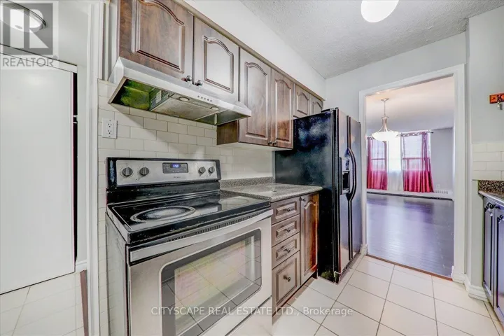 #914 - 25 SUNRISE AVENUE, Toronto (Victoria Village), Ontario M4A2S2