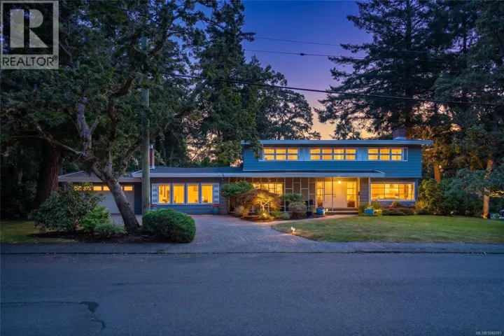 3459 Plymouth Rd, Oak Bay, British Columbia V8P4X6