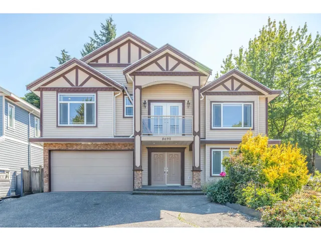 8690 E TULSY CRESCENT, Surrey, British Columbia V3W7A4