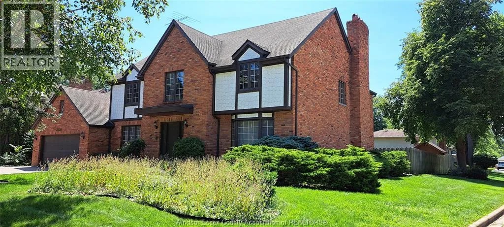 3431 ANCASTER COURT, Windsor, Ontario N9E4J5