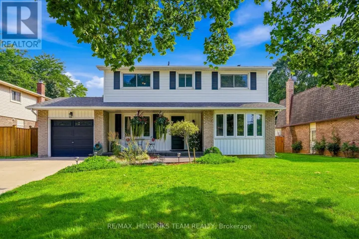 4 ROYAL ORCHARD CRESCENT, St. Catharines (Lakeport), Ontario L2N4E9