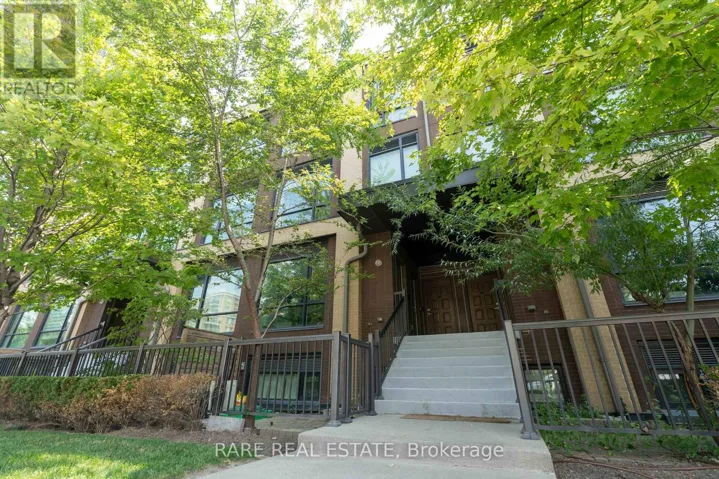 208 - 639 LAWRENCE AVENUE W, Toronto (Englemount-Lawrence), Ontario M6A1A9