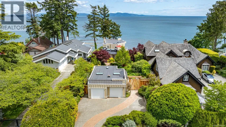 5267 Parker Ave, Saanich, British Columbia V8Y2N1