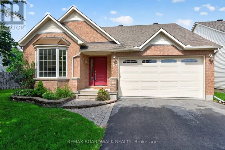 22 BURNSTEAD CRESCENT, Ottawa, Ontario K2M2T7