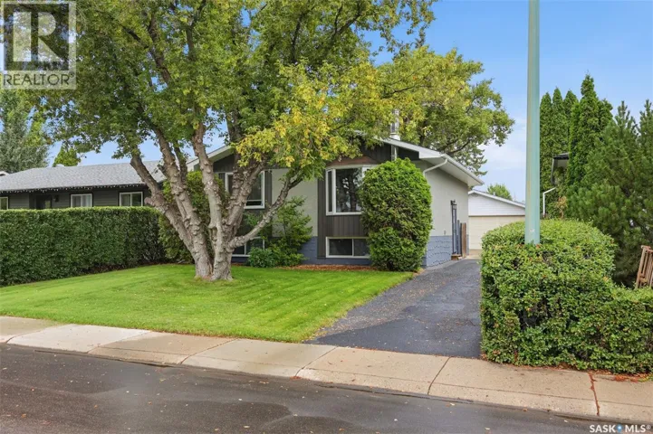 210 Lloyd CRESCENT, Saskatoon, Saskatchewan S7L4Z1