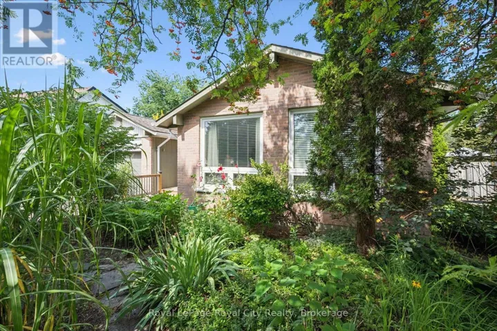 34 PONDVIEW CRESCENT, Guelph (Victoria North), Ontario N1E3K1