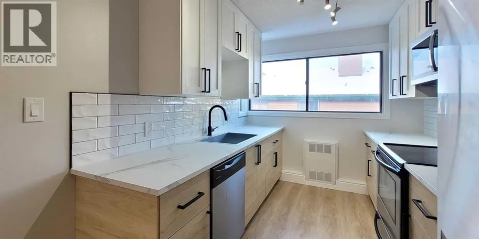 29, 2400 15 Street SW, Calgary, Alberta T2T5S3